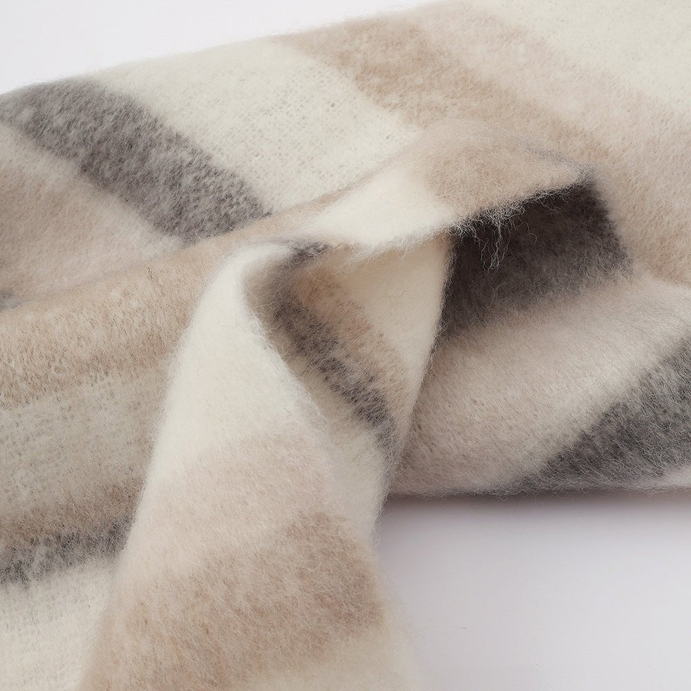 Céleste Bouchard Charming Cuddle Scarf - Intofa