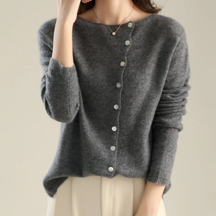 Céleste Bouchard Élégante Knit Sweater - Intofa