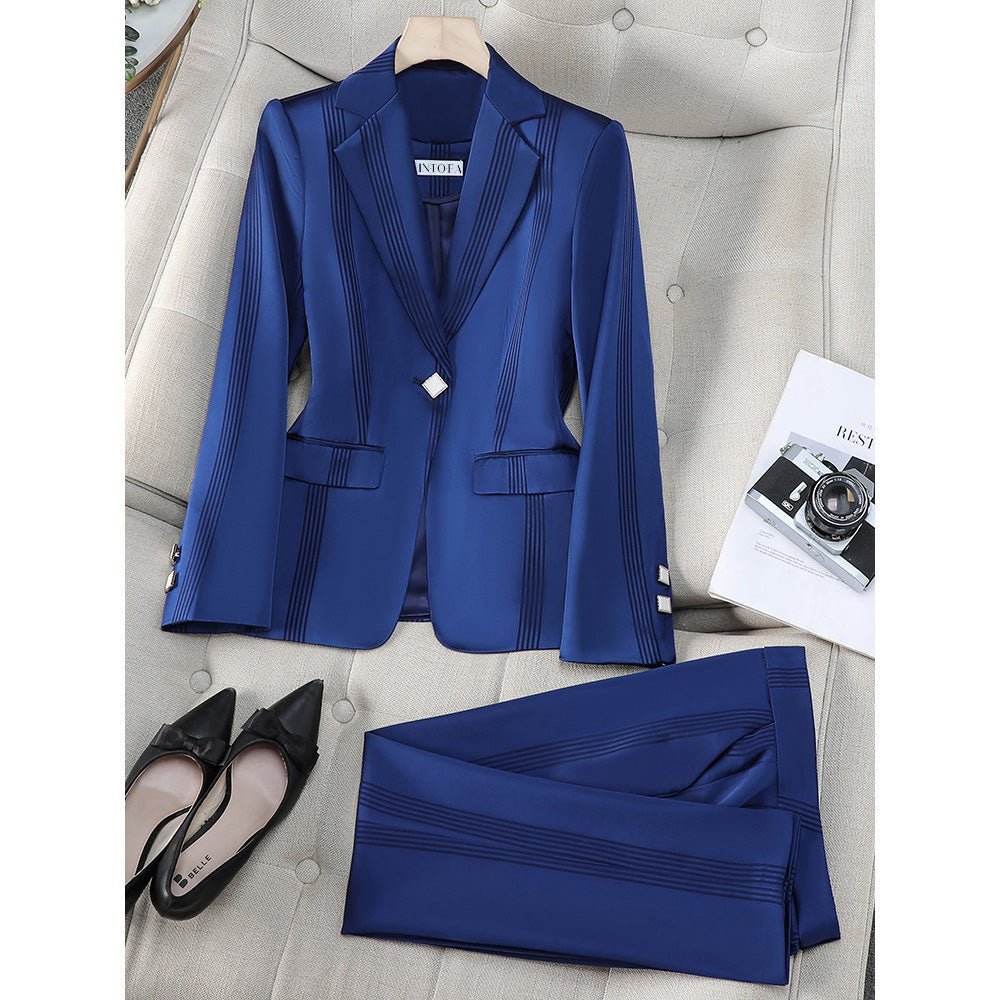 Chloé Rousseau Regal Poise Set - Intofa