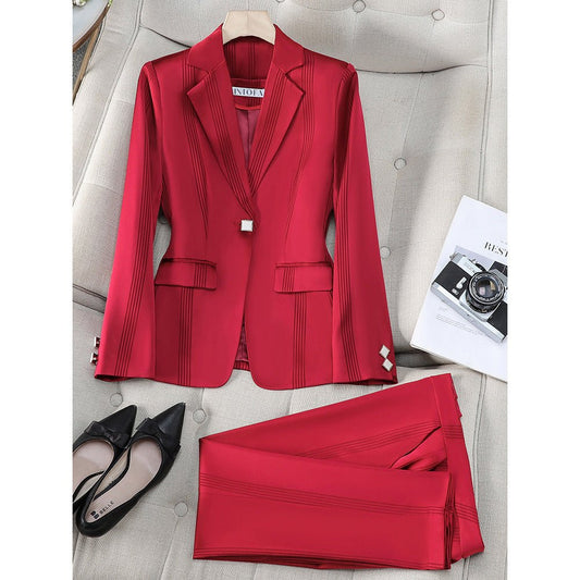 Chloé Rousseau Regal Poise Set - Intofa