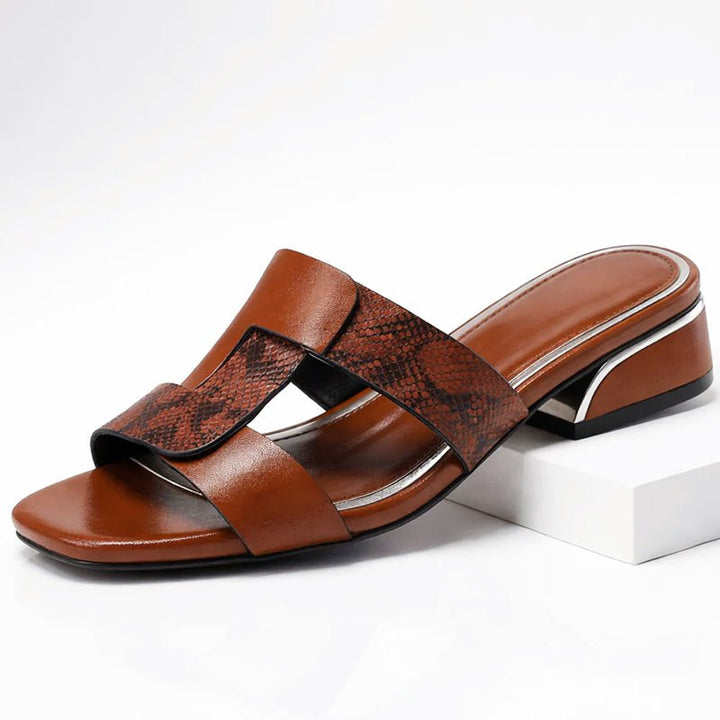 Chloé Rousseau Snake Print T - Strap Sandals - Intofa