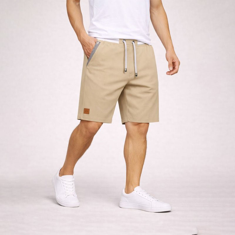 Victor Duval Shorts with Contrast Pocket Detail - Intofa